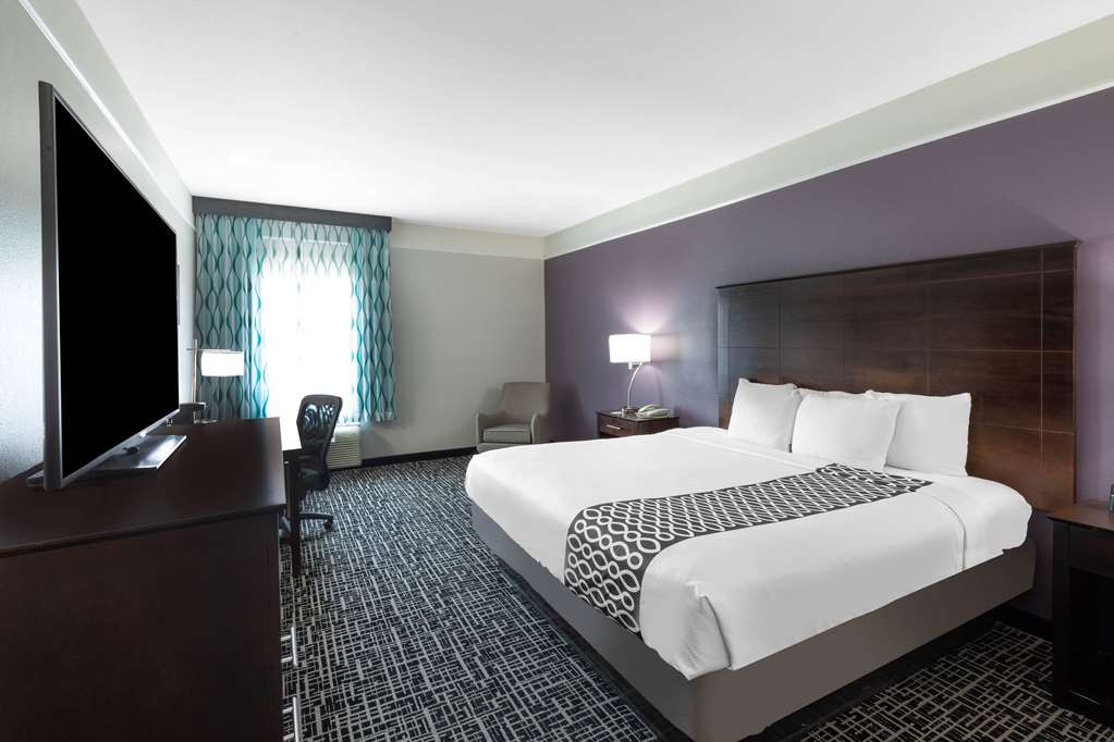 La Quinta Inn & Suites by Wyndham Port Lavaca - photo 14