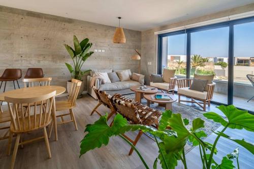 Aldea 2BR Boho Style for 4 with Gym Pool and Cowork — 4-Star Luxury Hotel in Paracas, Peru