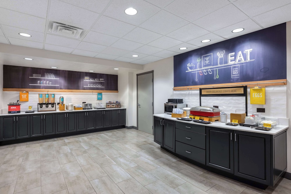Hampton Inn & Suites Casper - photo 31