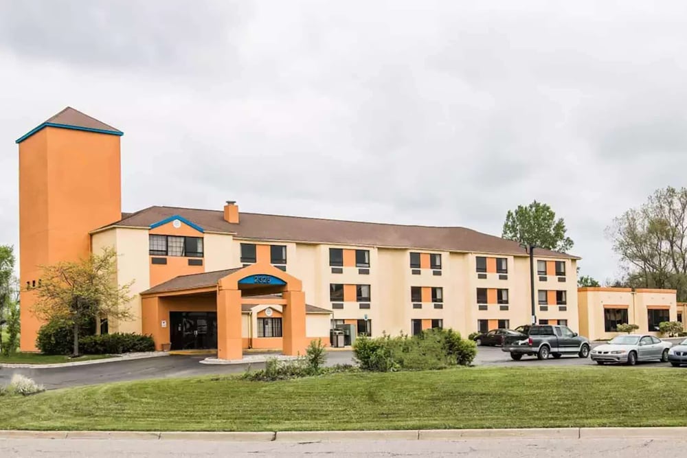 Days Inn by Wyndham Flint Bishop International Airport — hotel in Flint