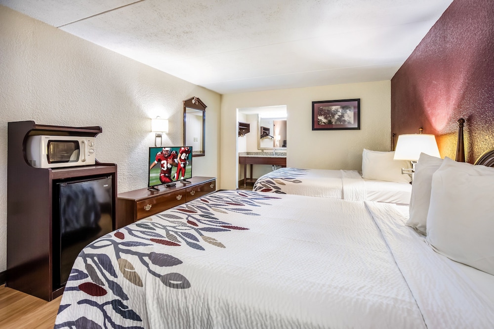 Red Roof Inn Caryville - photo 6