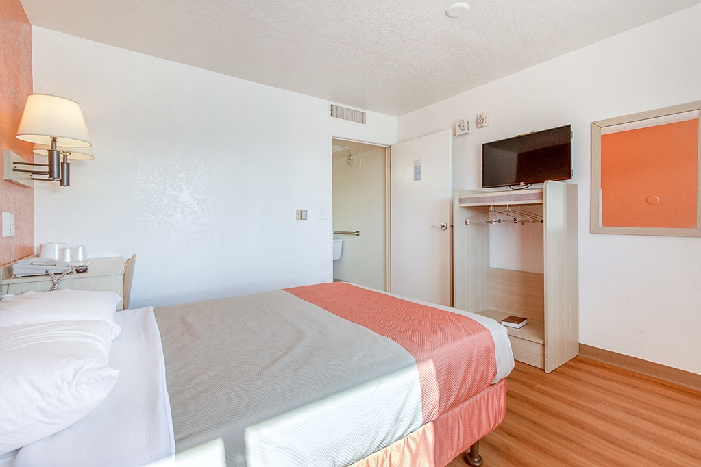 Motel 6 Phoenix North Bell Road - photo 12