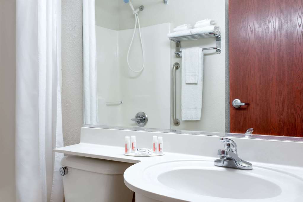 Microtel Inn & Suites by Wyndham Bremen - photo 12