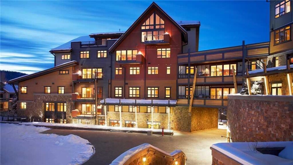 Sage Creek 105 3 BedroomCondo By Moving Mountains — 4-Star Luxury Hotel in Steamboat Springs, United States