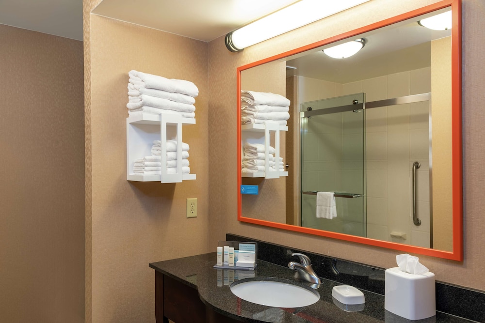 Hampton Inn & Suites Marshalltown - photo 30
