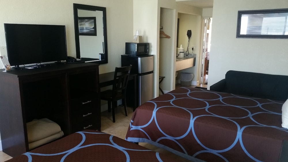 Driftwood Beach Motel - photo 19