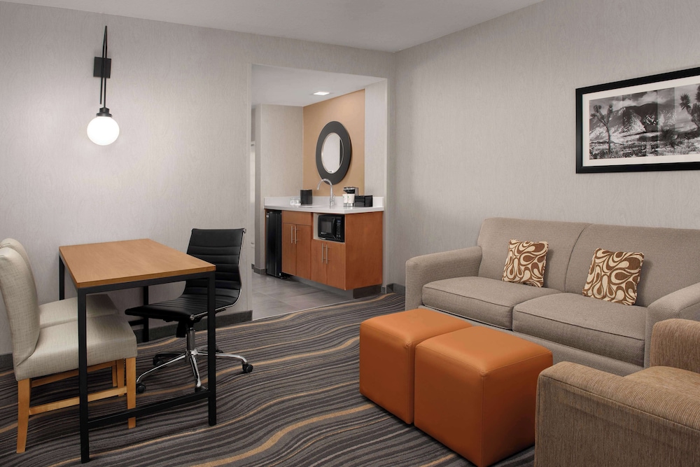 Embassy Suites La Quinta Hotel & Spa - photo 10