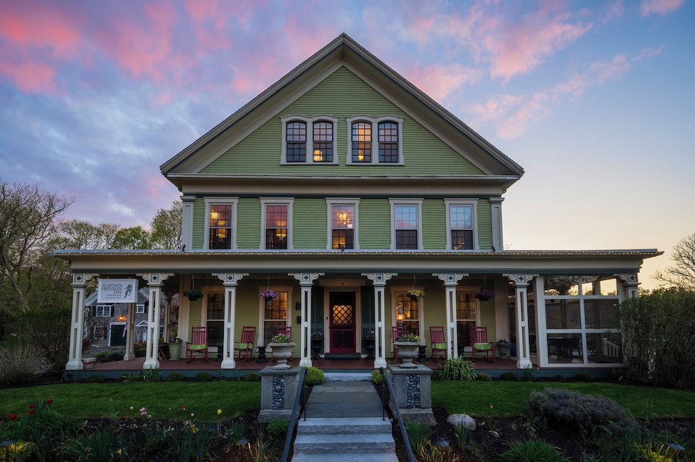 Captain Freeman Inn - carbon neutral hotel in Brewster