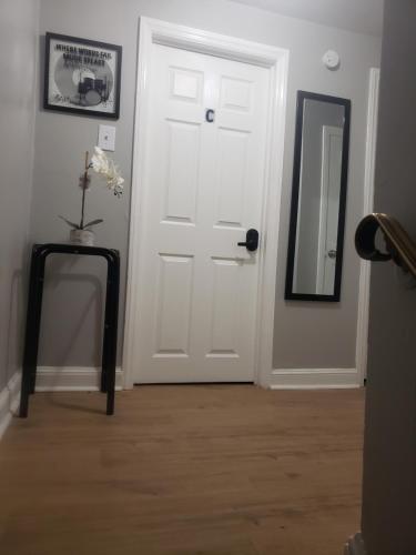 Harmony Room with private bathroom by the Airport — hotel in Darby