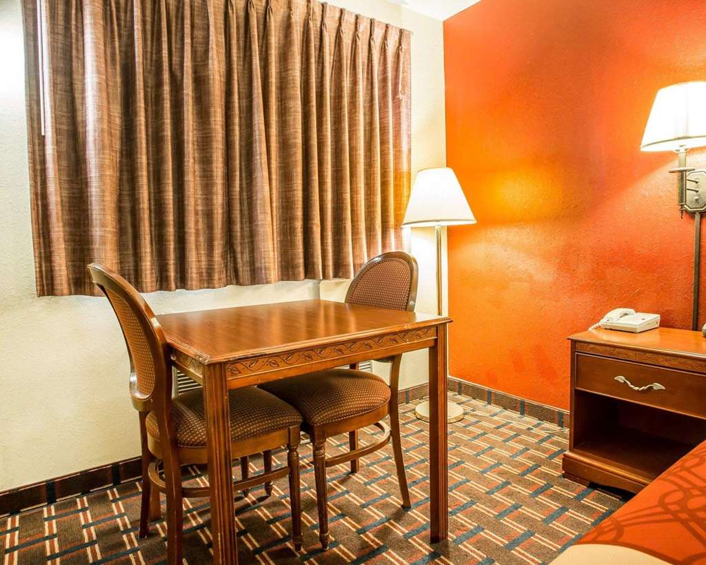 Rodeway Inn Montpelier - photo 17