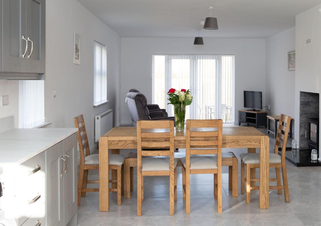 Riverview Cottages - carbon neutral hotel in Cookstown