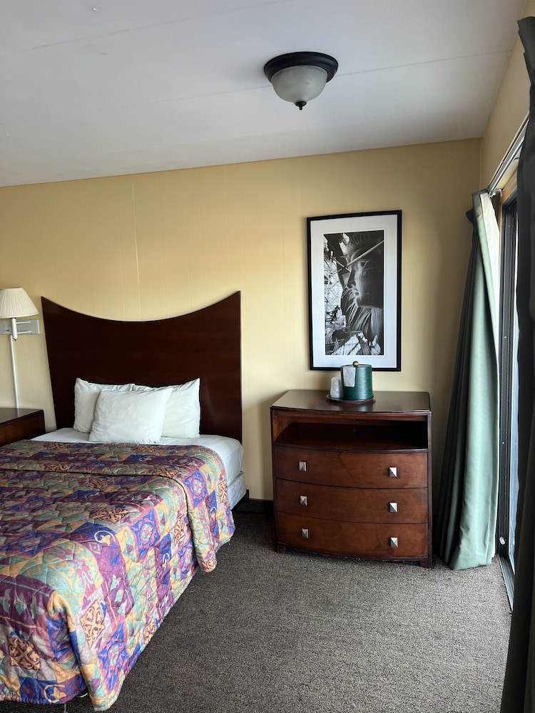 All Star Inn & Suites - photo 181