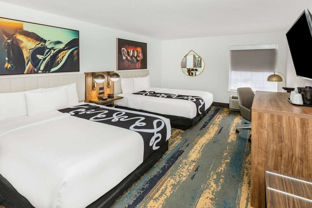 La Quinta Inn & Suites by Wyndham Pharr RGV Medical Center - photo 21