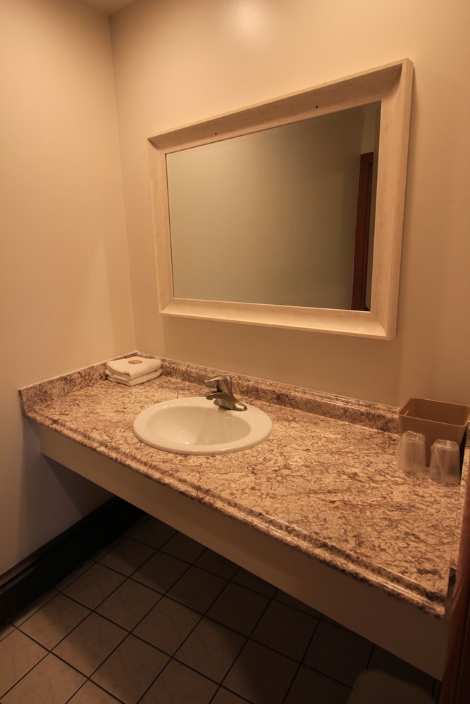 Heidi's Inn - photo 51