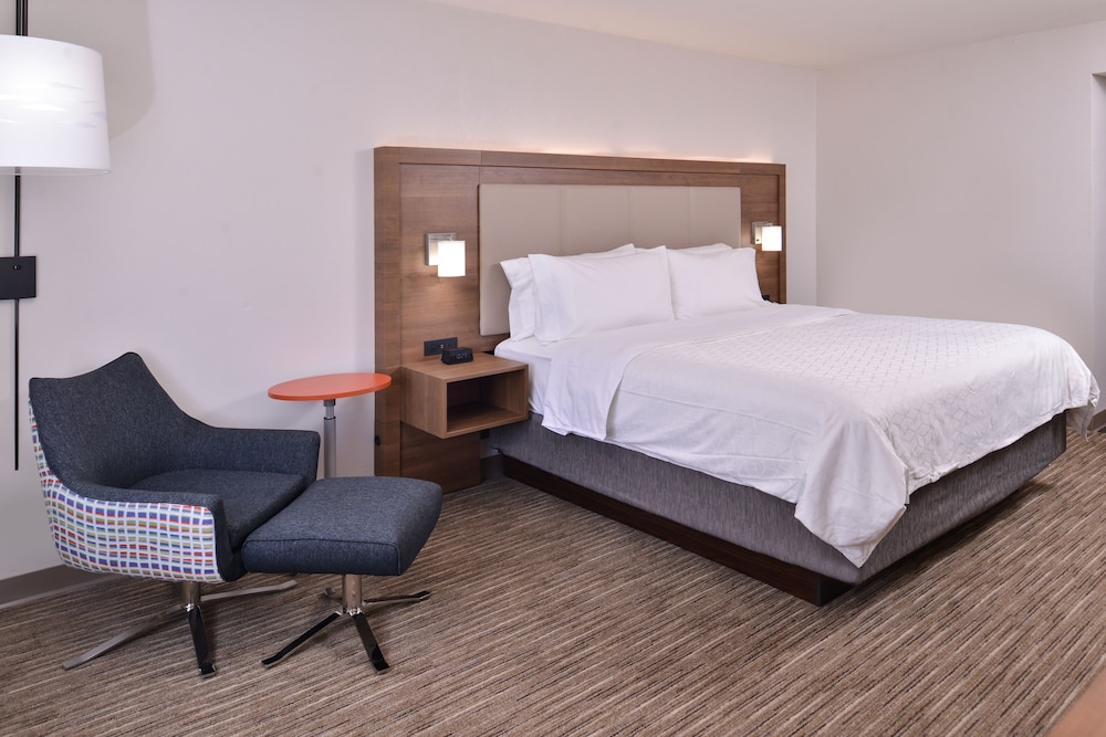 Holiday Inn Express Hotel & Suites Mesquite by IHG - photo 2