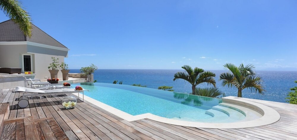 Villa Acamar — 5-Star Luxury Hotel in Saint-Barthelemy-De-Vals, Saint Barthelemy