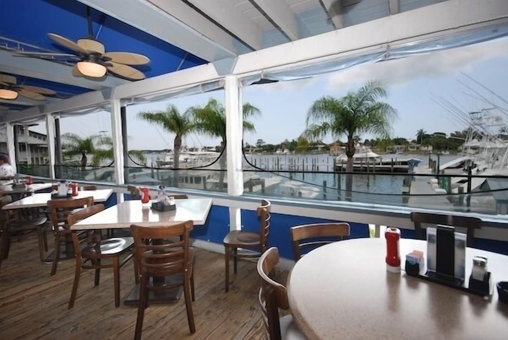 Pirate's Cove Resort & Marina - photo 13