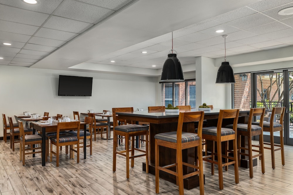 Four Points by Sheraton Greensboro Airport - photo 36