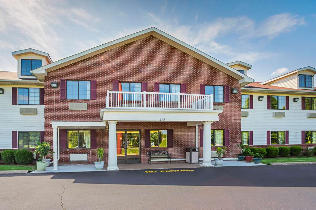 Econo Lodge Inn & Suites Ripley — hotel in Ripley