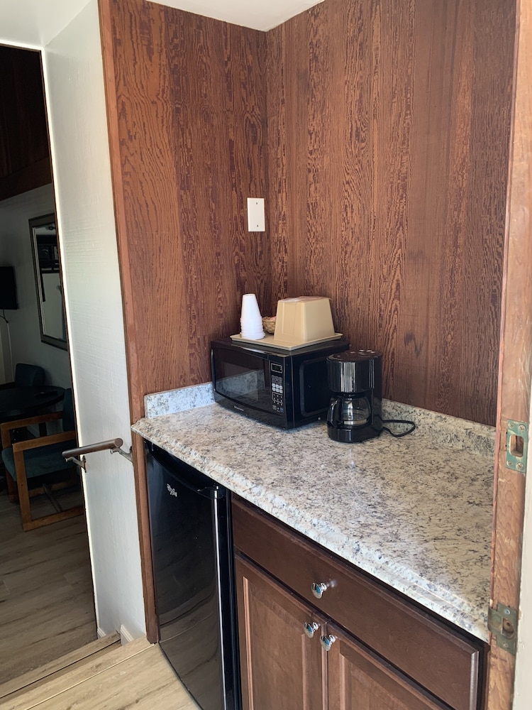 Alta Sierra Village Inn - photo 4