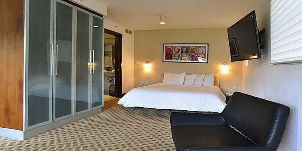 Strand Ocean Drive Suites - photo 46