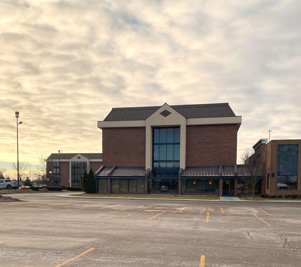 Hotel Indigo Detroit North Troy by IHG - photo 65