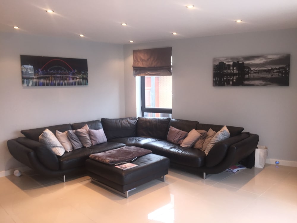 Stunning Apartment with Amazing Views — 4-Star Luxury Hotel in Gateshead, United Kingdom