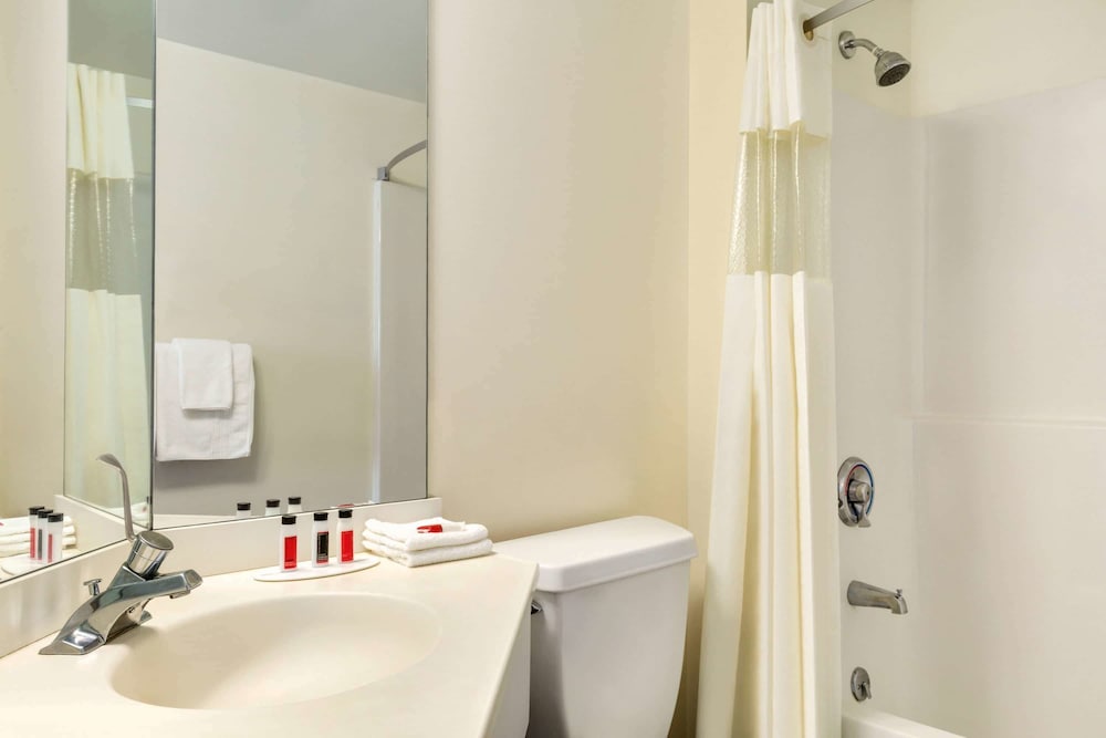 Travelodge by Wyndham Niagara Falls - photo 29