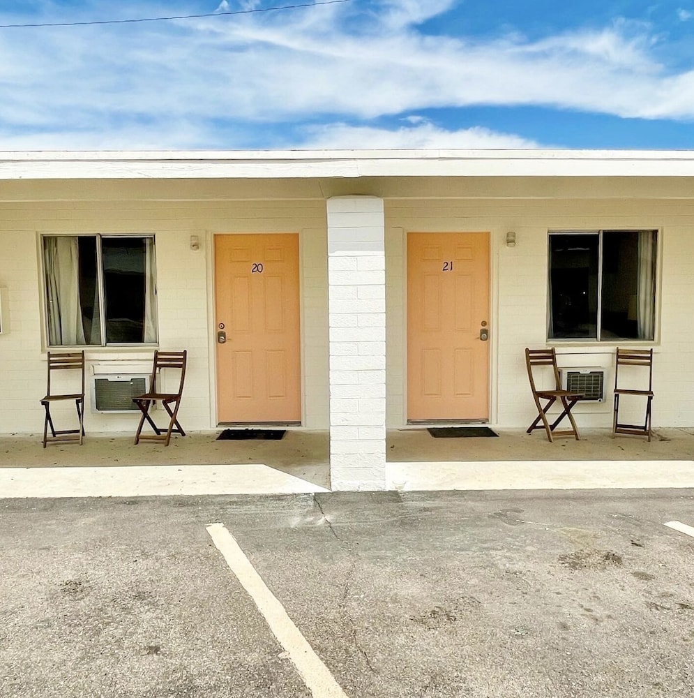 The Postcard Motel - photo 59