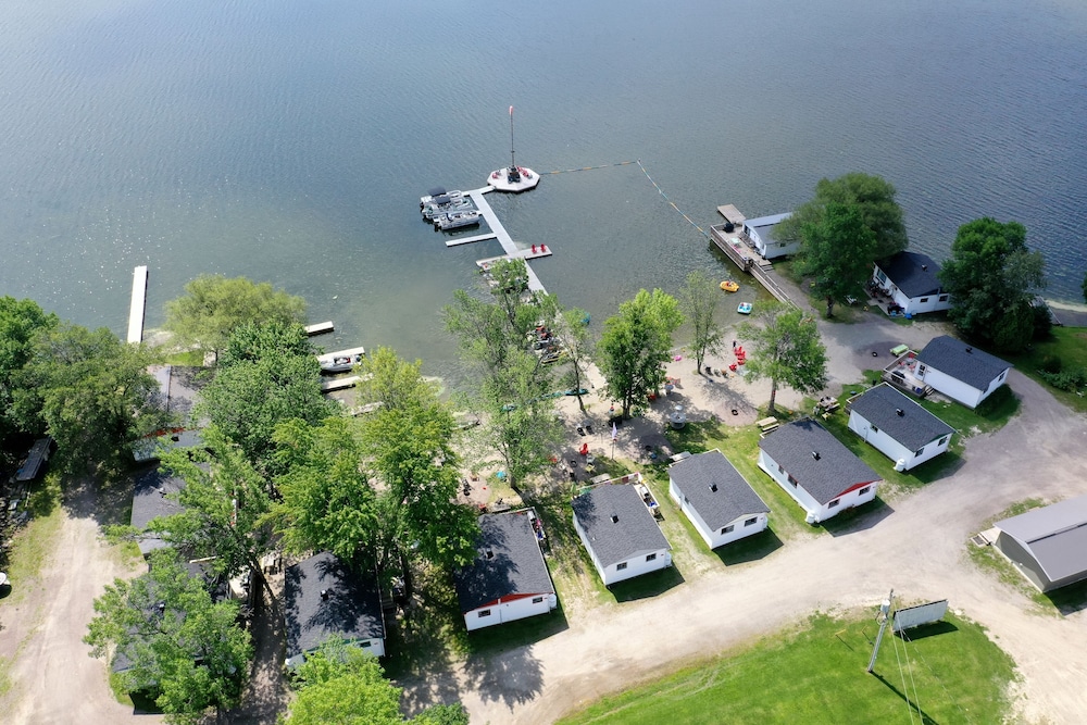 Grace Land Cottages in North Bay, Canada