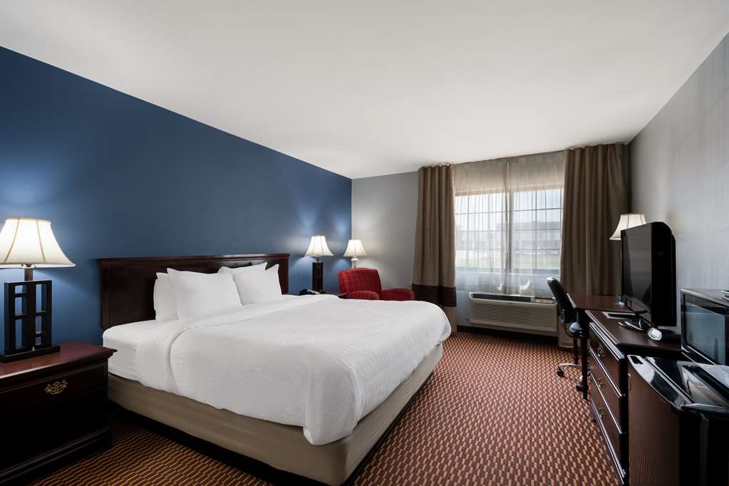 Quality Inn & Suites Oklahoma City North - photo 13