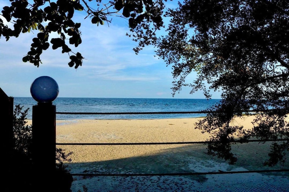 D’s Ocean View Beach Resort in Siquijor, Philippines