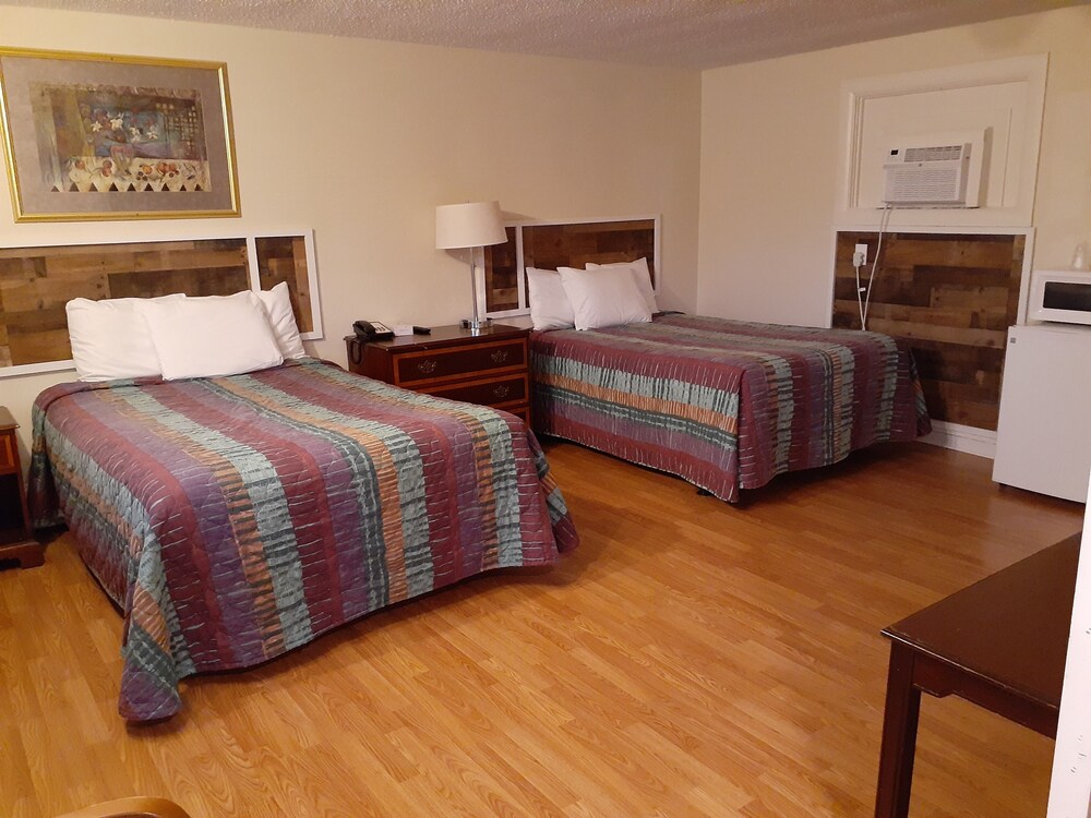 Town Line Motel - photo 31