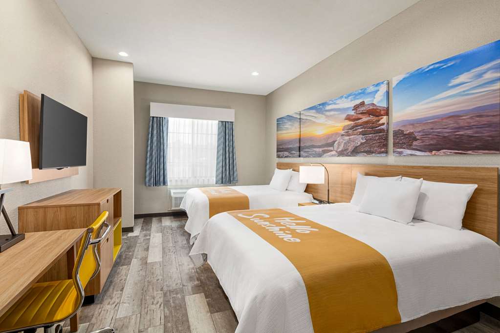 Days Inn & Suites by Wyndham Greater Tomball - photo 20