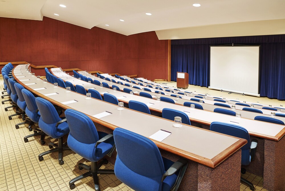Sheraton Roanoke Hotel and Conference Center - photo 17
