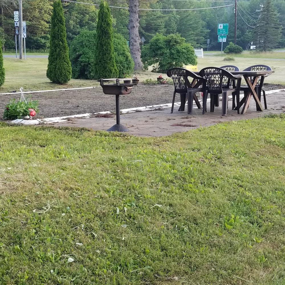Becket Motel - photo 33