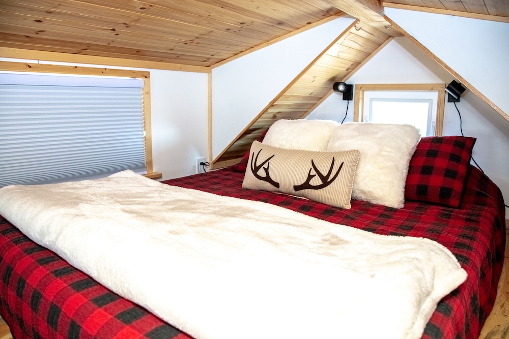 Trail and Hitch Tiny Home Hotel and RV - photo 23