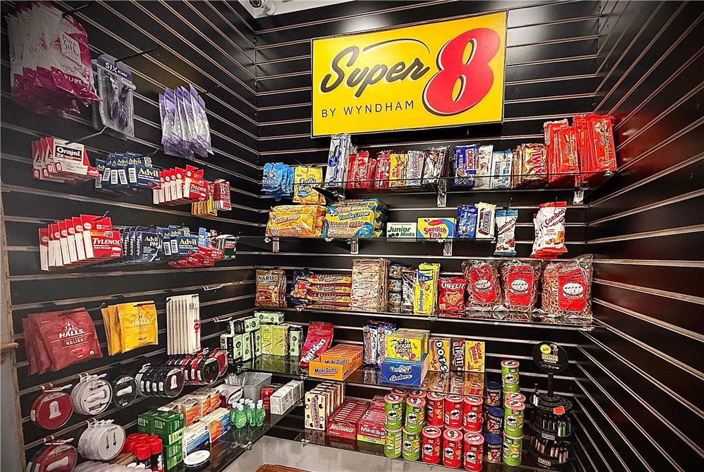Super 8 by Wyndham Uniontown PA - photo 41