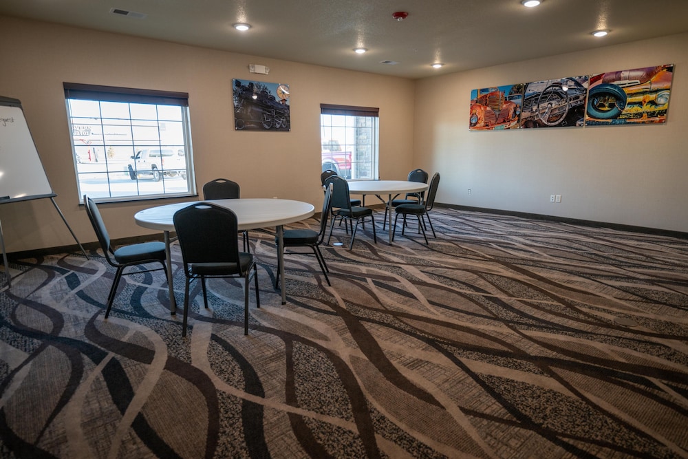 Cobblestone Hotel & Suites Lamar - photo 71