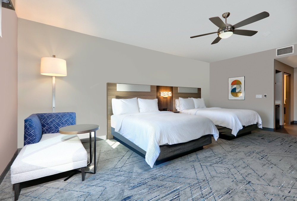 Holiday Inn Express & Suites North Dallas at Preston by IHG - photo 17