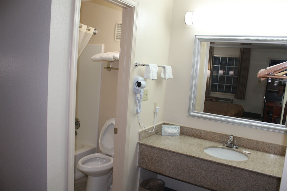 Americas Best Value Inn Tuscaloosa - photo 14