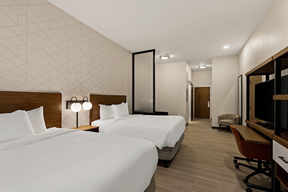 Everhome Suites Temecula - photo 17
