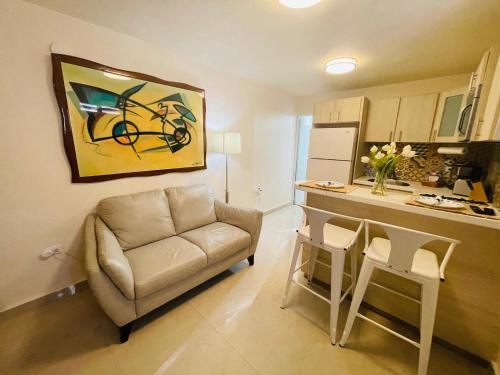 Compact Haven with Private Entrance and FREE Parking and Laundry — 4-Star Luxury Hotel in Ponce, Puerto Rico