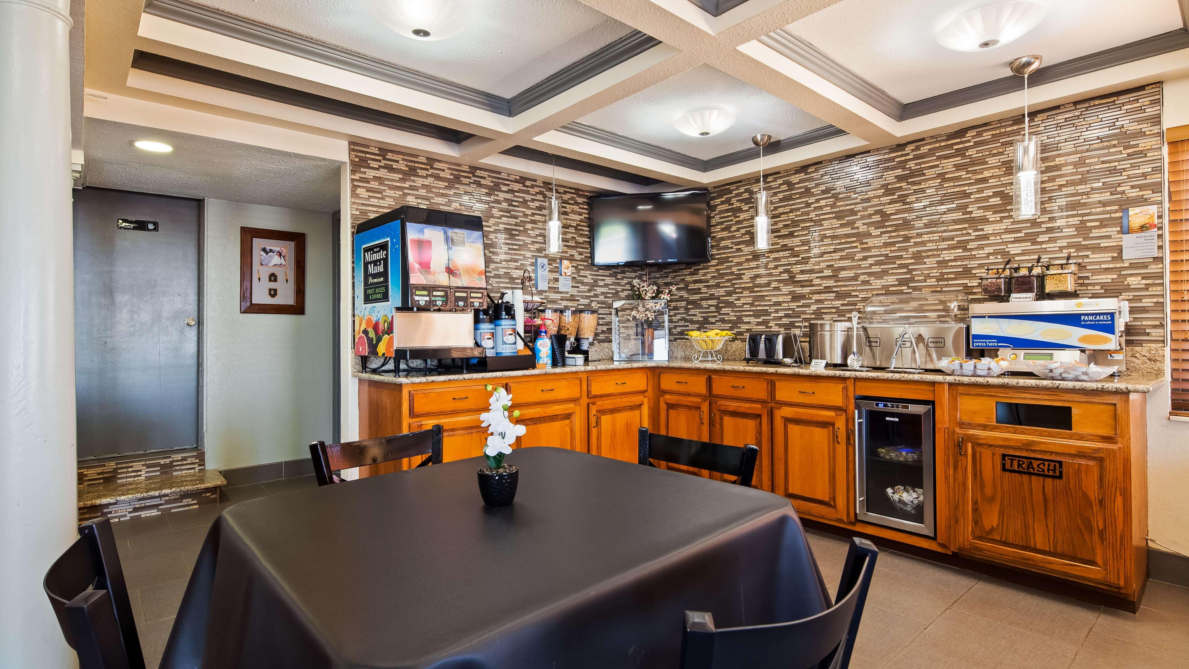 Best Western Montis Inn - photo 14