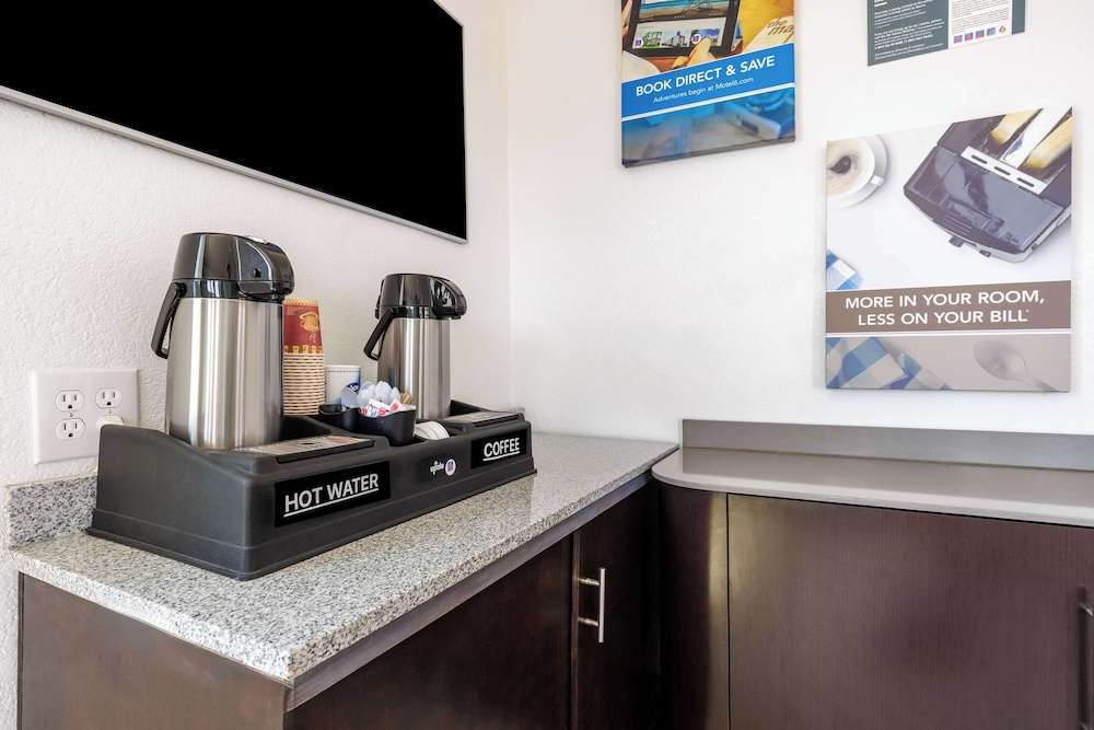 Studio 6 Fort Worth TX Stockyards East - photo 5