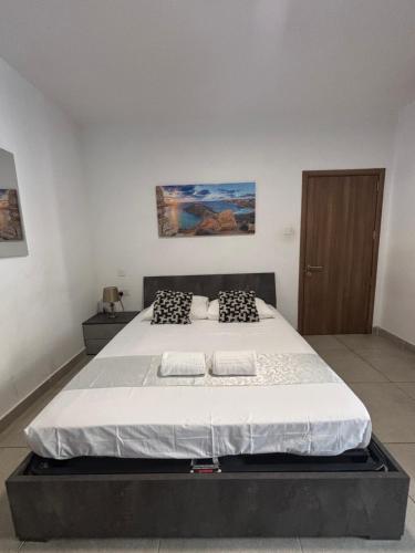 Central and Cozy Room — Imsida — photo 2
