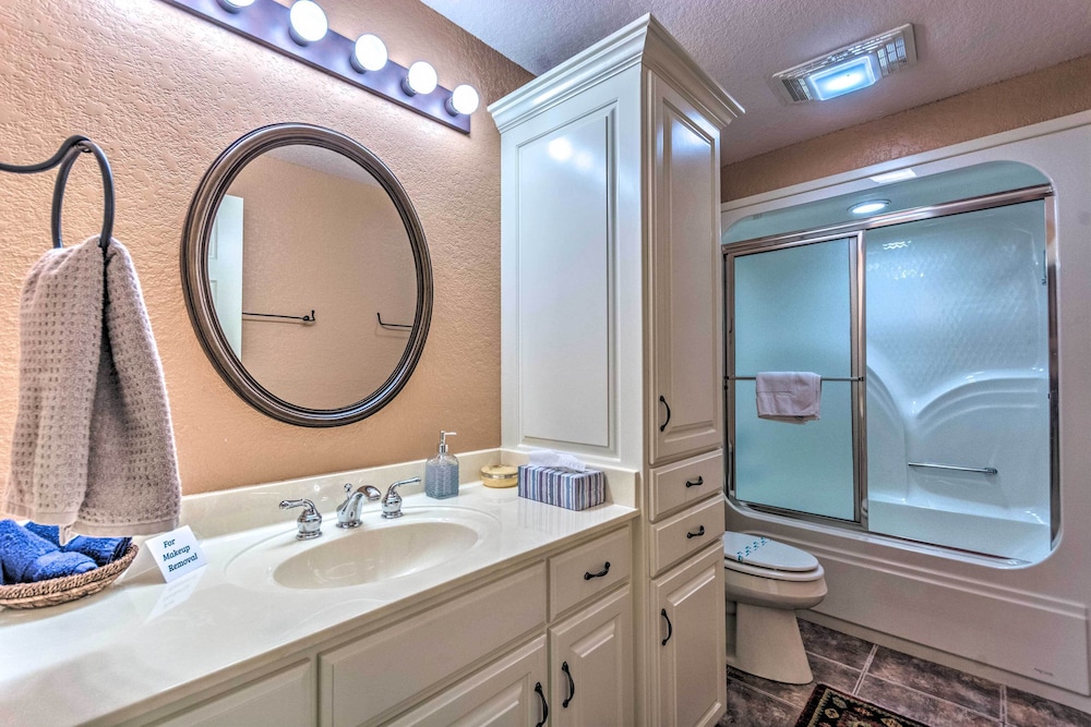 Private Dock And Water Views Hot Springs Abode in Hot Springs, United States