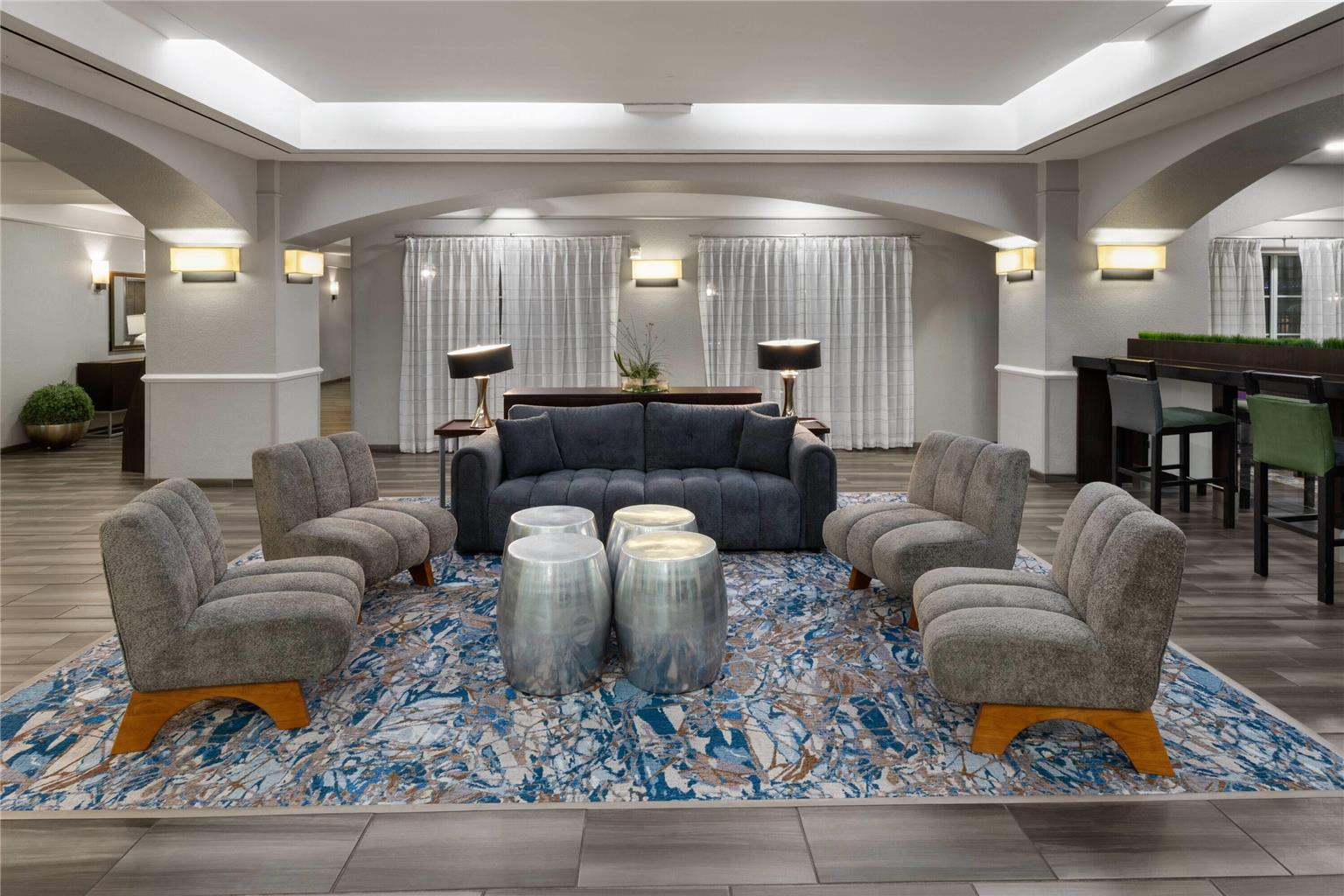 La Quinta Inn & Suites by Wyndham San Antonio Airport - photo 5