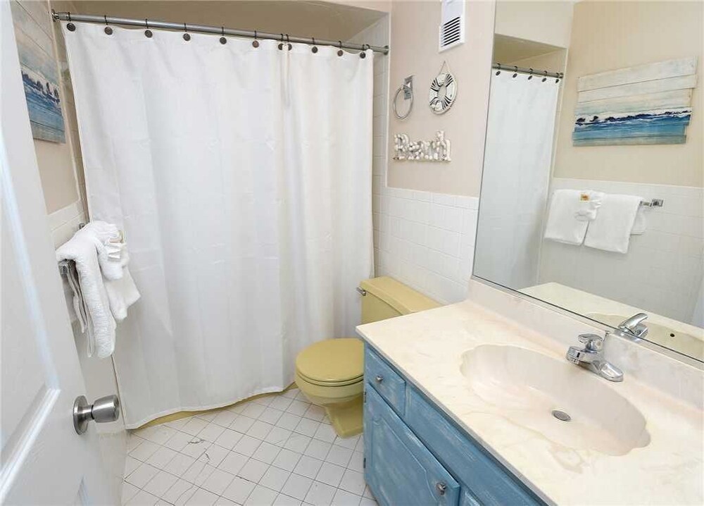 Regency Towers 1013 Two Bedroom Condo - photo 16