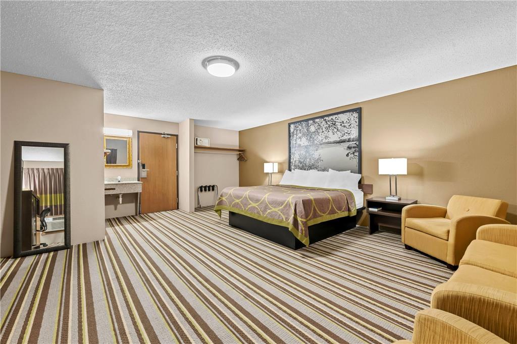 Super 8 by Wyndham Blue Earth - photo 28
